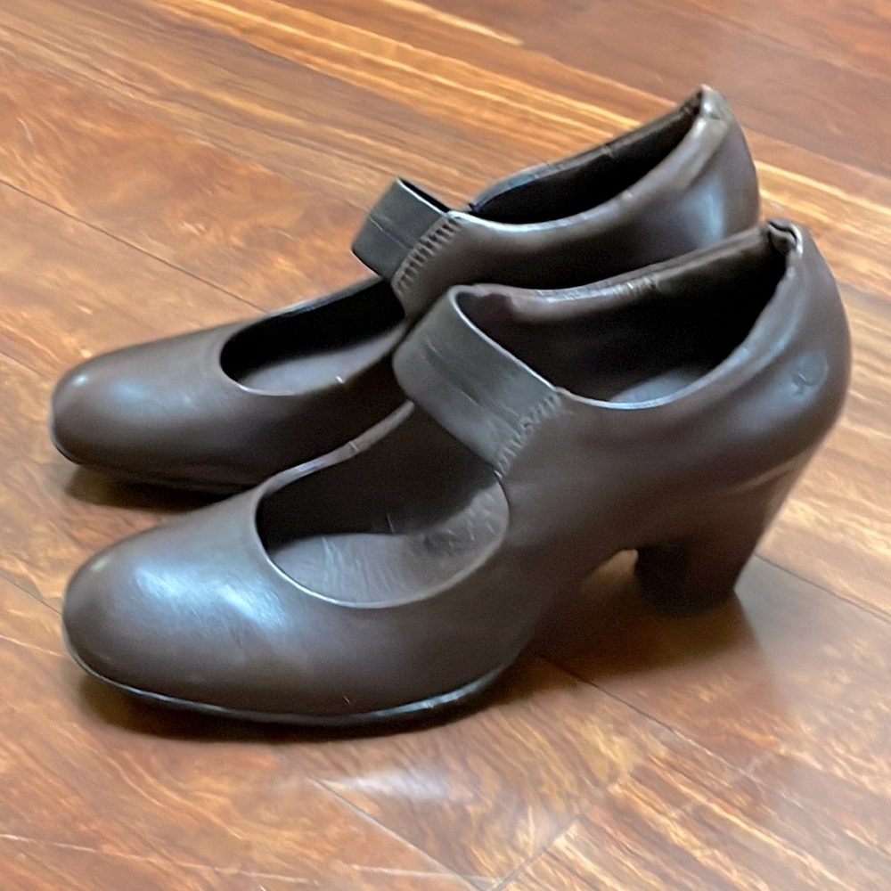 Born leather shoes